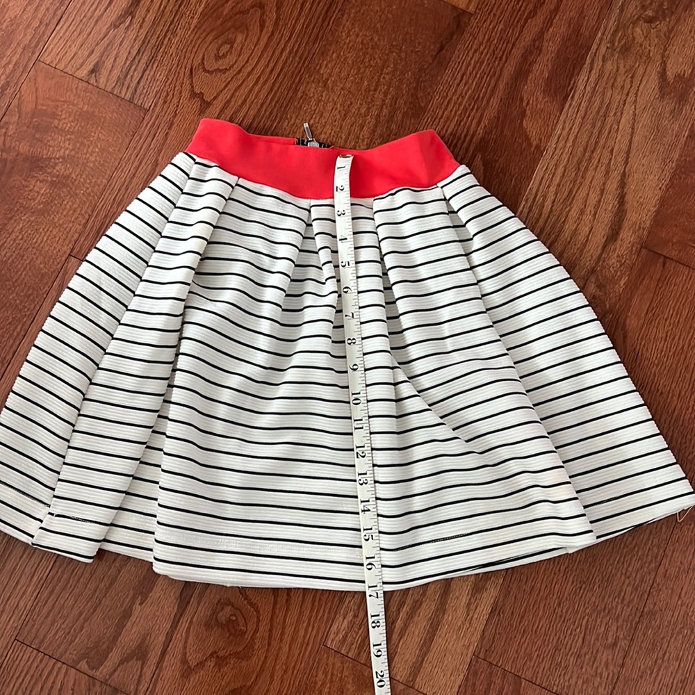 Dina Be skirt with elastic waistband, size S, made in USA - Picture 3 of 6
